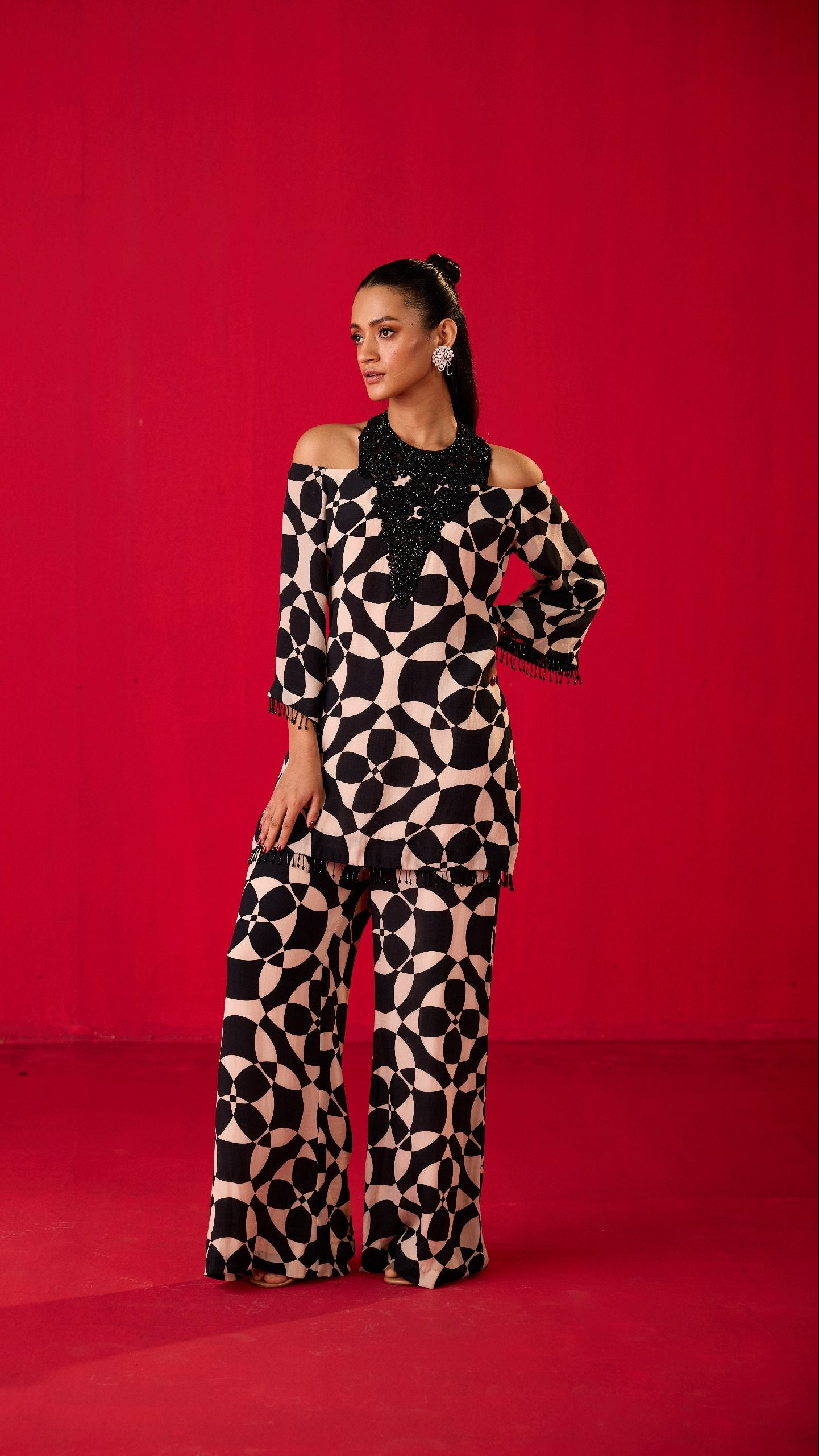 PRINTED SHIRT WITH NECK EMBROIDERY