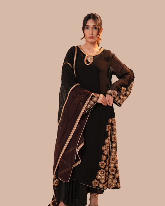 LOOSE PAKISTANI SUIT